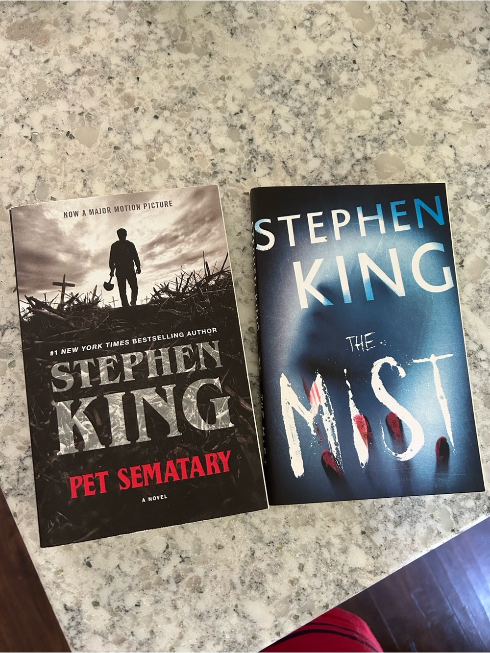 Stephen King Book Set- Pet Sematary & The Mist